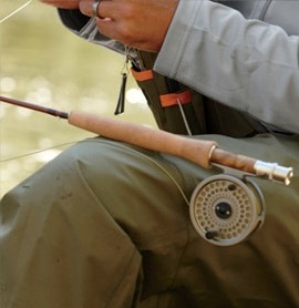http://fishingreportsnow.com/images/product.reviews.2012/L.L.Bean.Pocket.Water.Fly.Rod.In.Lap.JPG